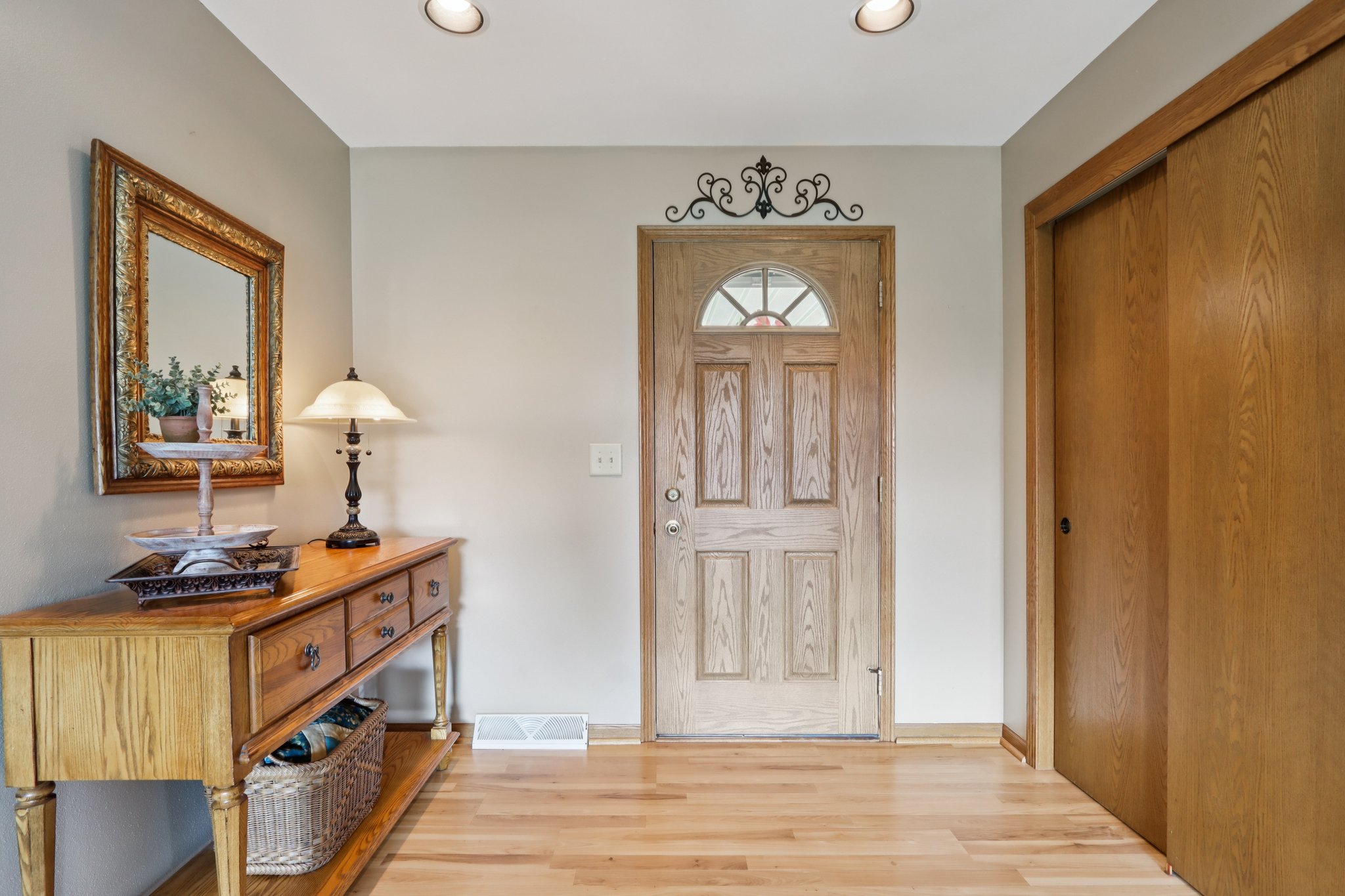 Woodfield Dr-S2108-009.jpg