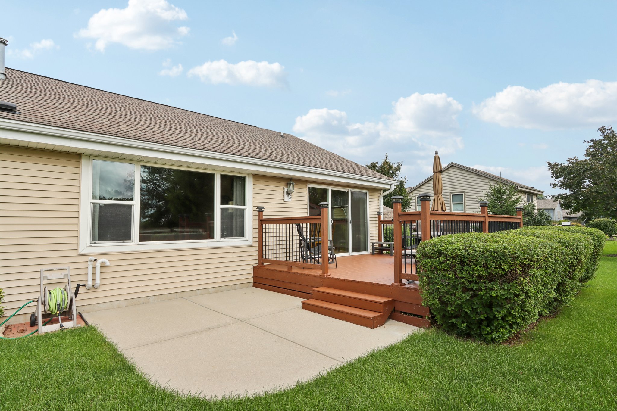 Woodfield Dr-S2108-040.jpg