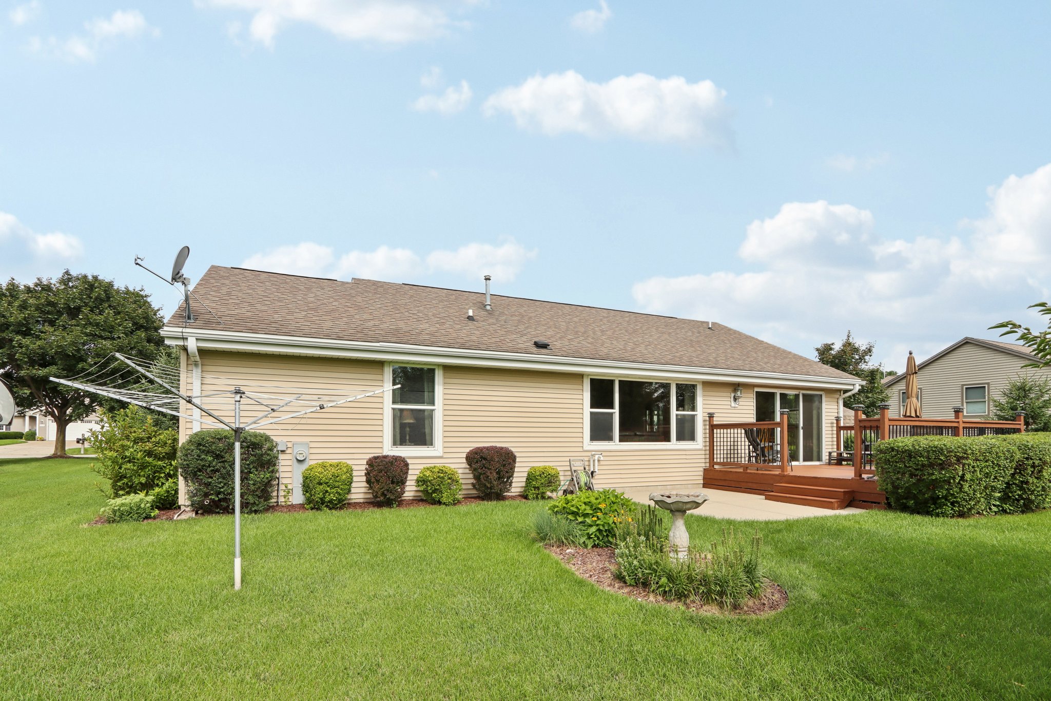 Woodfield Dr-S2108-043.jpg