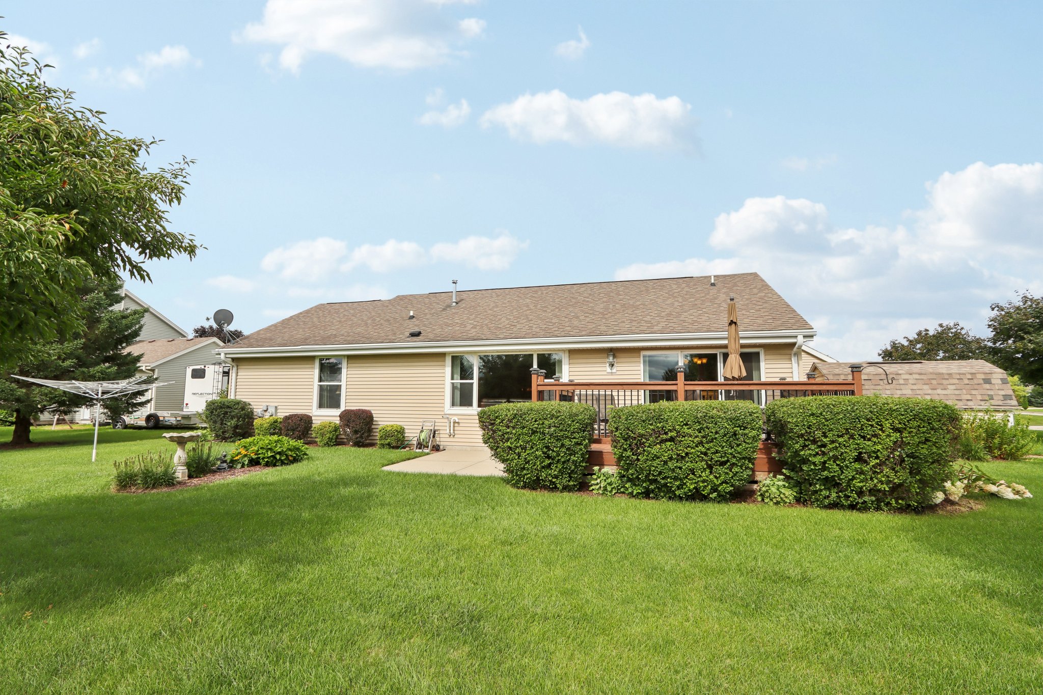 Woodfield Dr-S2108-044.jpg