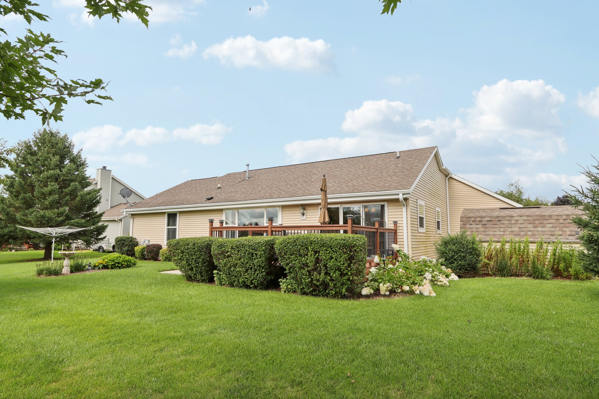 Woodfield Dr-S2108-045.jpg