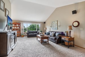 Woodfield Dr-S2108-012.jpg