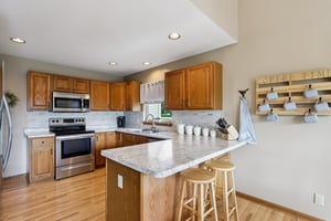 Woodfield Dr-S2108-020.jpg