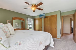 Woodfield Dr-S2108-035.jpg