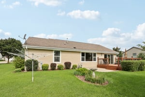 Woodfield Dr-S2108-043.jpg