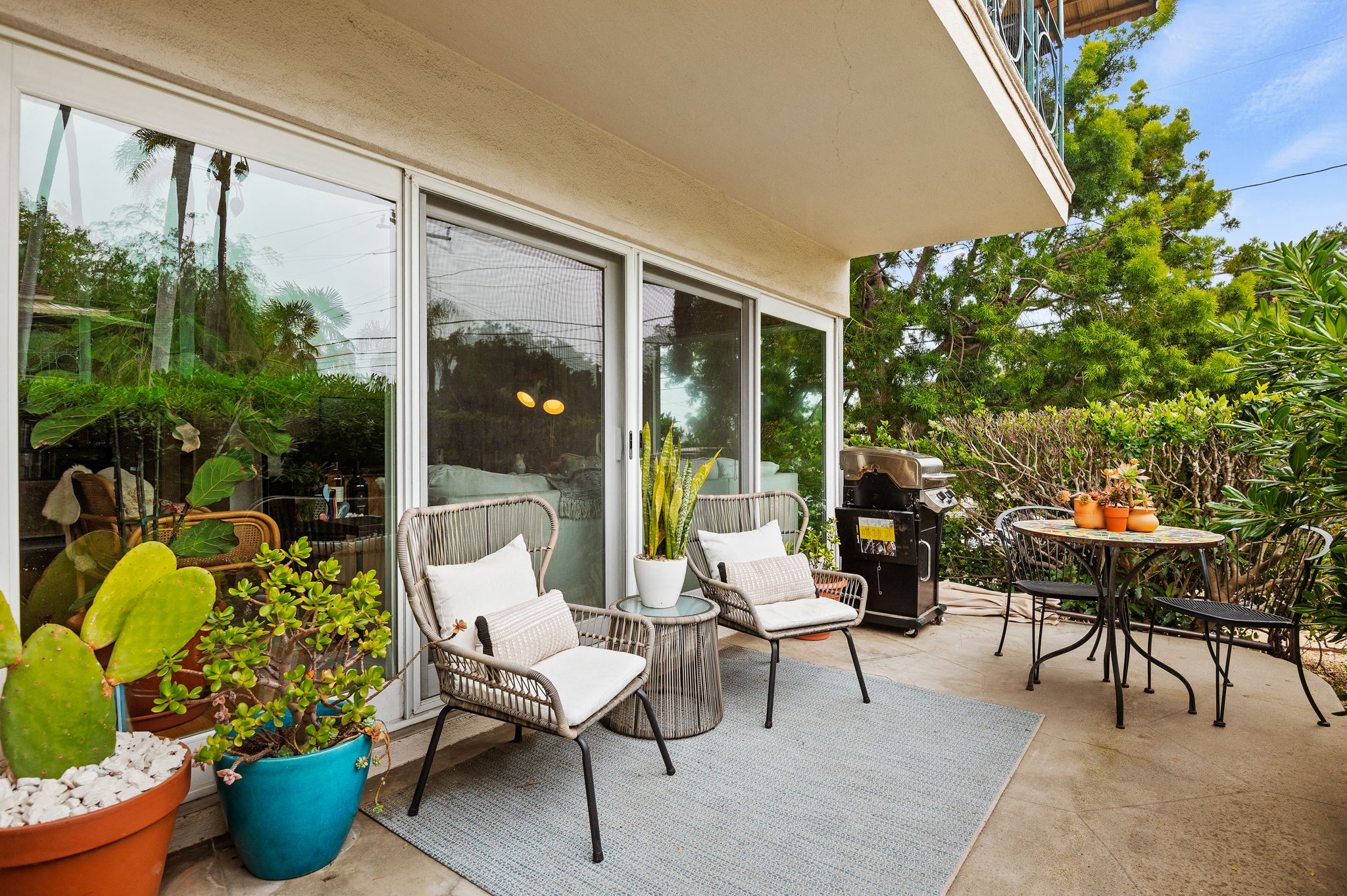 04 - Front Patio