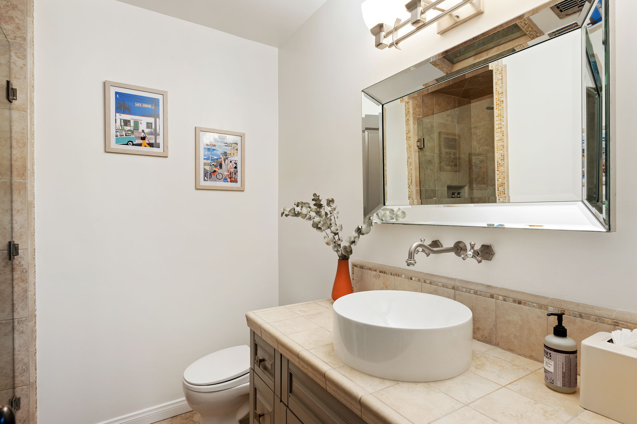 20 - Bathroom 2