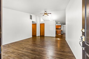 Woodhaven Ct NW4