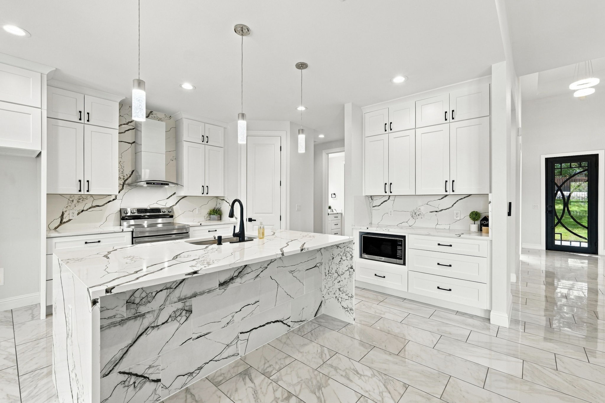 Kitchen/Breakfast Bar