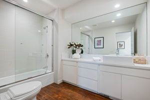 23 - Bathroom 2
