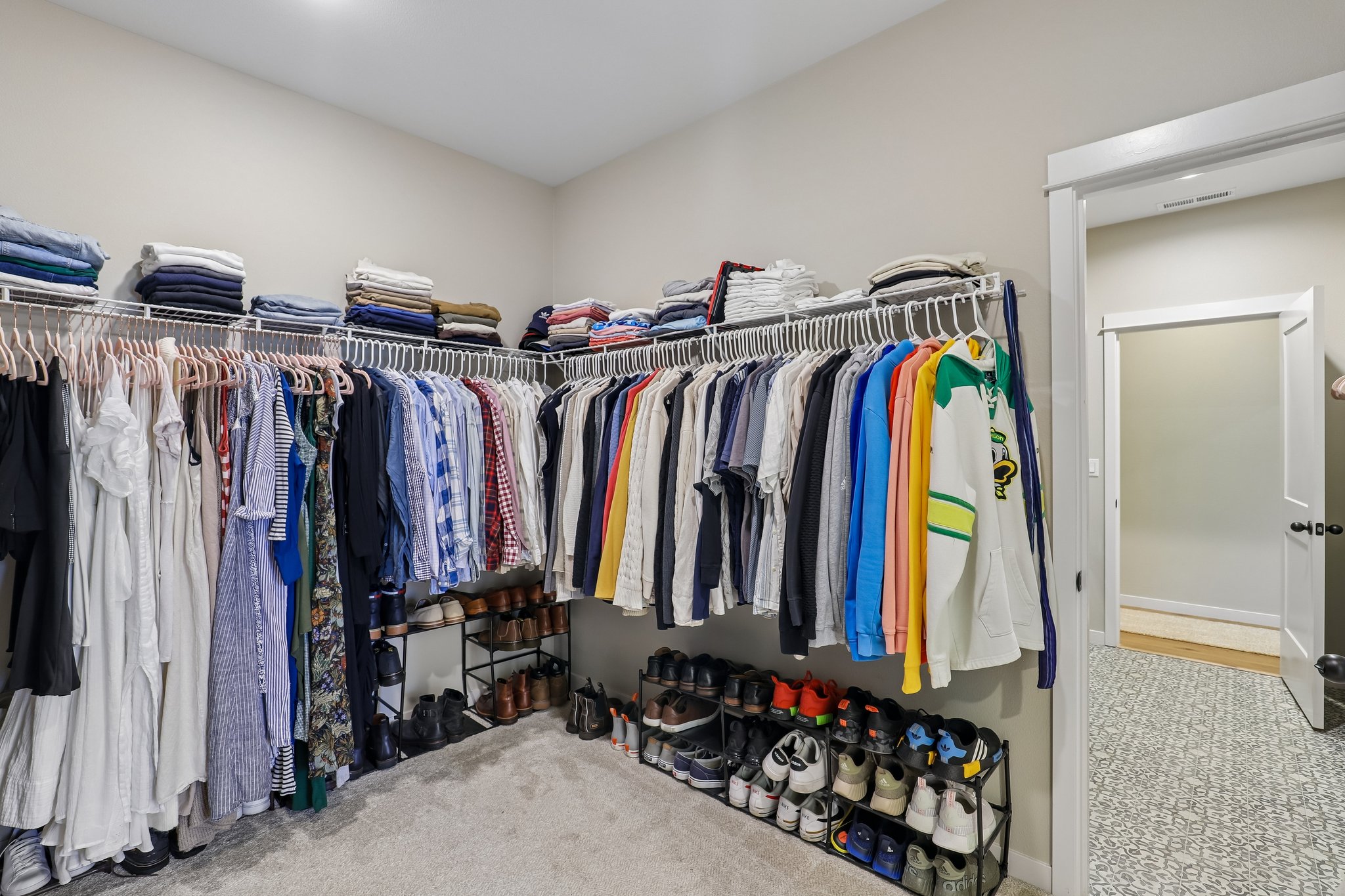 E 9th St-S3004-087.jpg