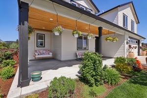 E 9th St-S3004-004.jpg