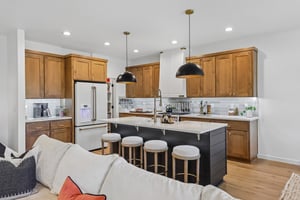 E 9th St-S3004-029.jpg