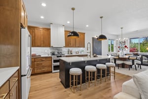 E 9th St-S3004-039.jpg