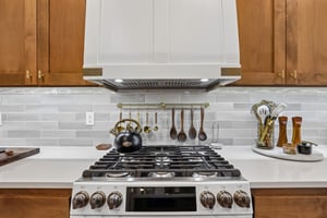 E 9th St-S3004-048.jpg