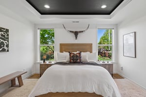 E 9th St-S3004-072.jpg