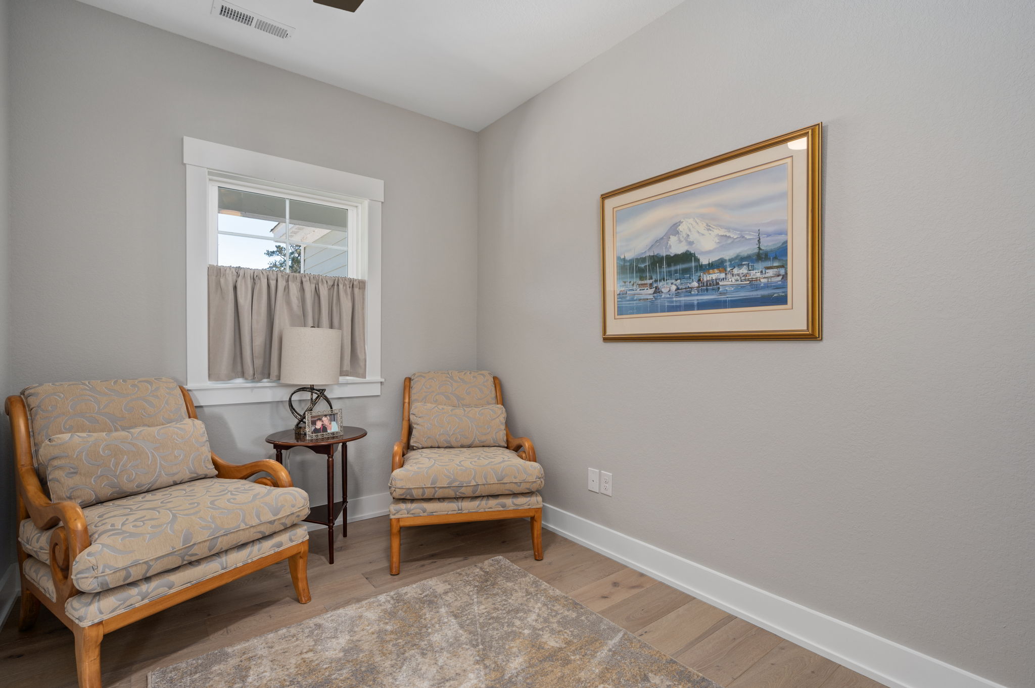2032 Martins Point Rd | Sitting Room