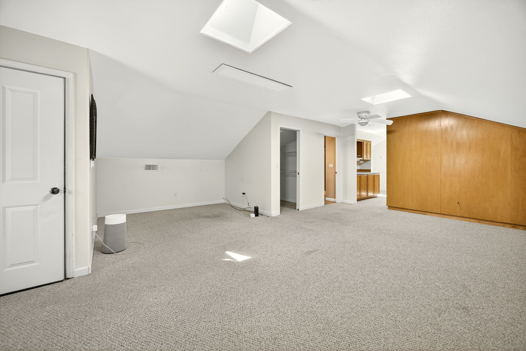  Photo 44