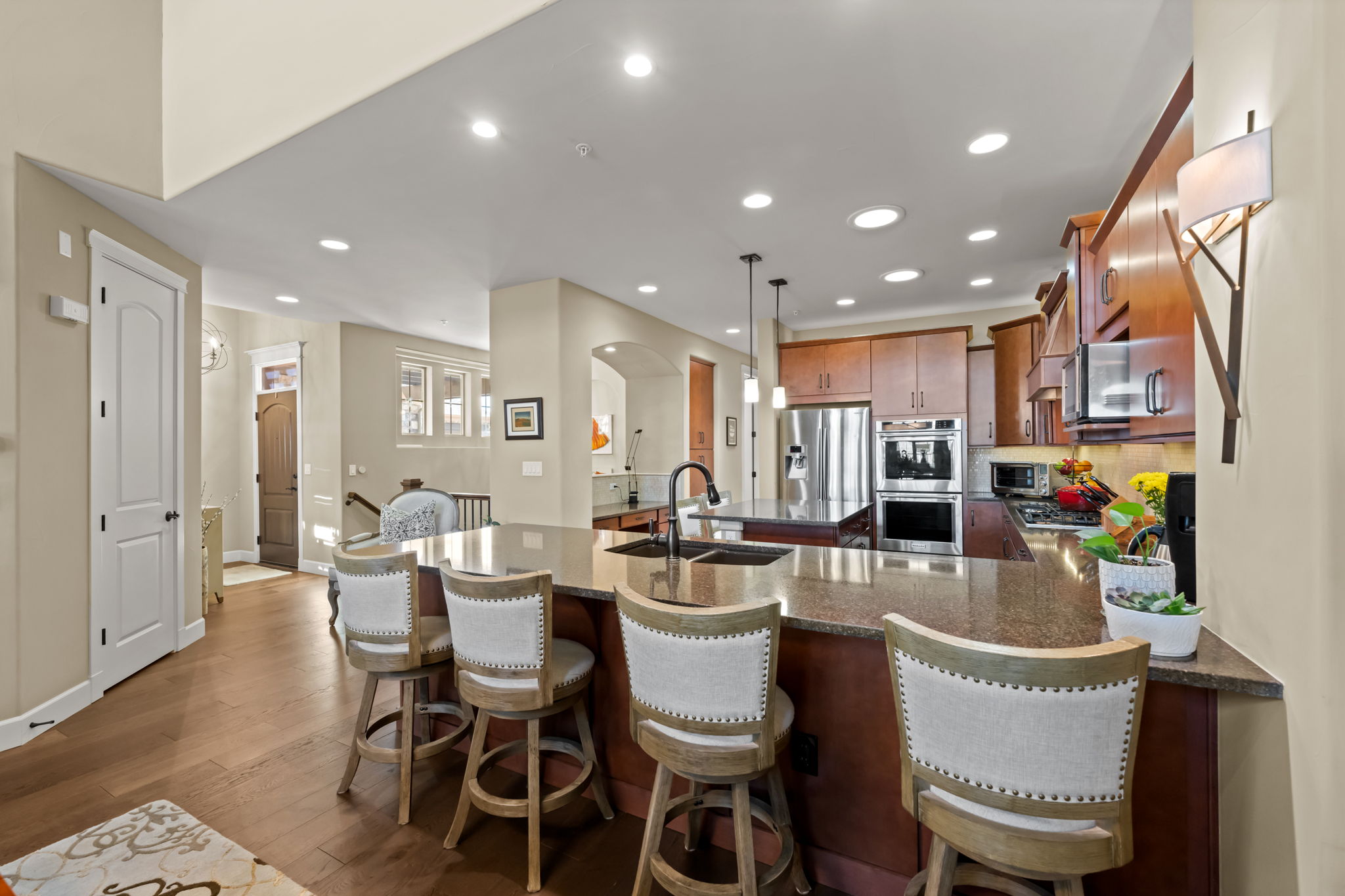 Kitchen/Breakfast Bar