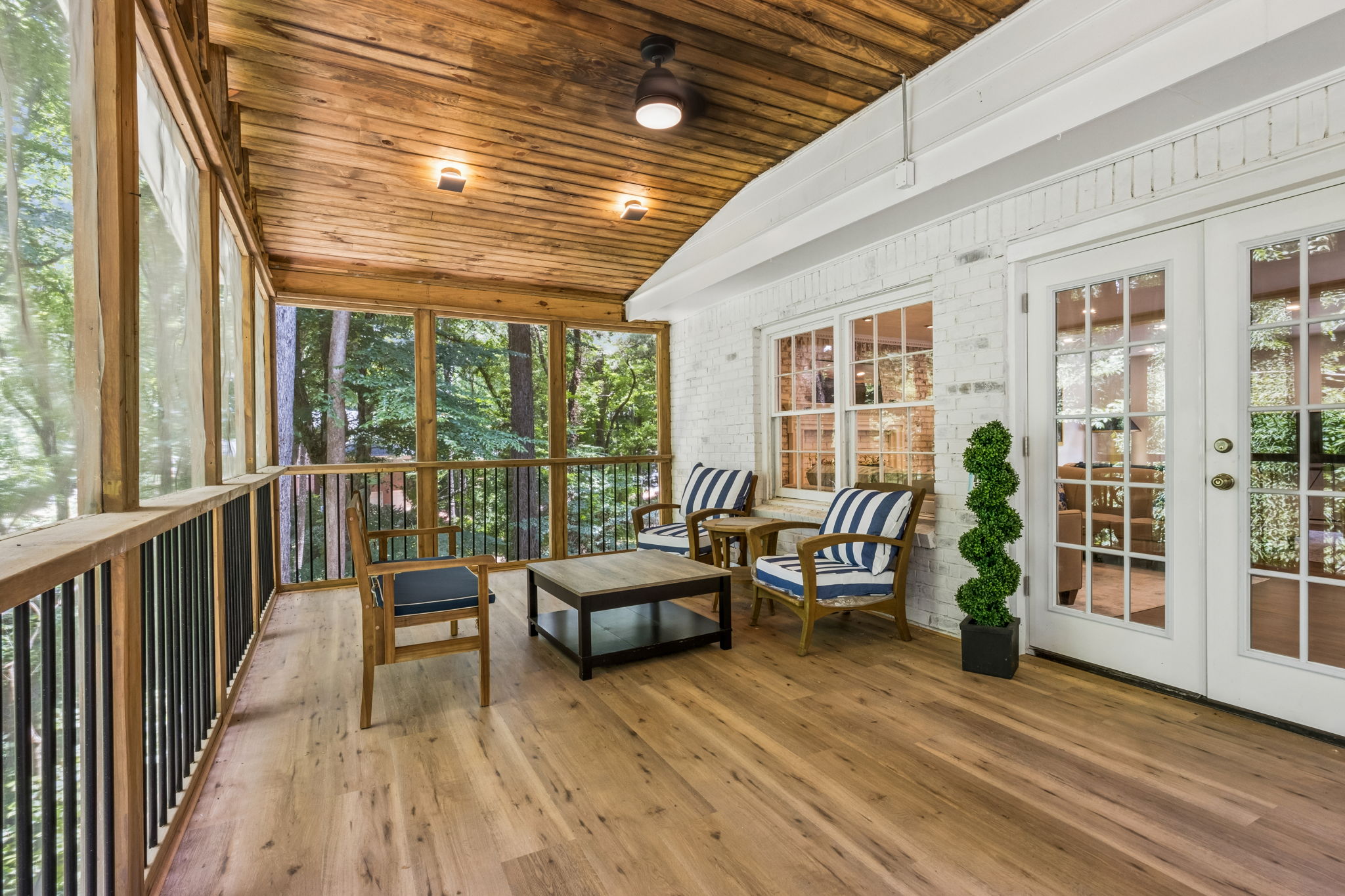 Screened-in Balcony