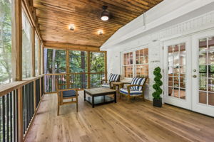 Screened-in Balcony