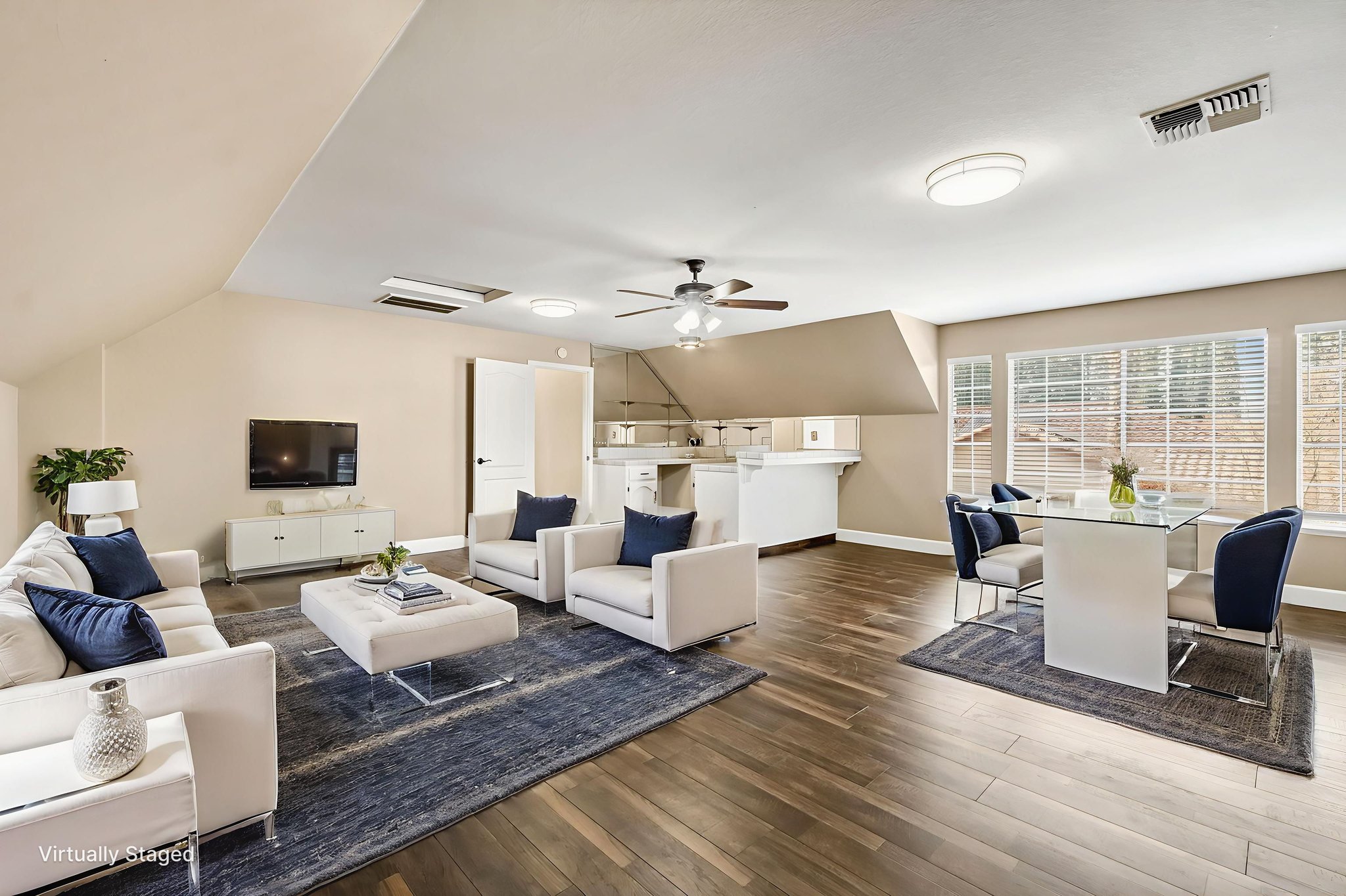 DSC03742_3_4_6 virtually staged.jpeg