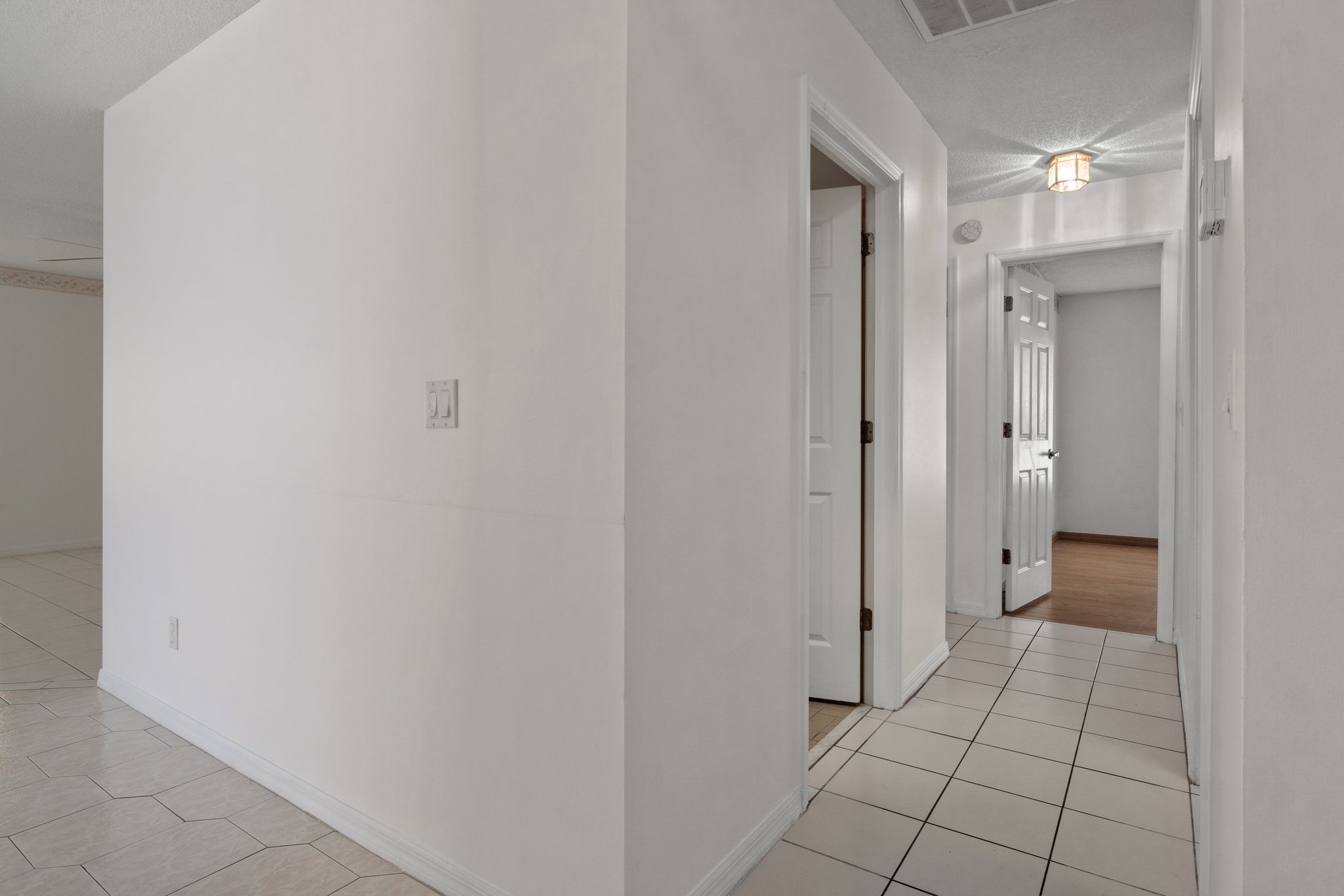 2037 Finland Dr, Spring Hill, FL 34609, USA Photo 23
