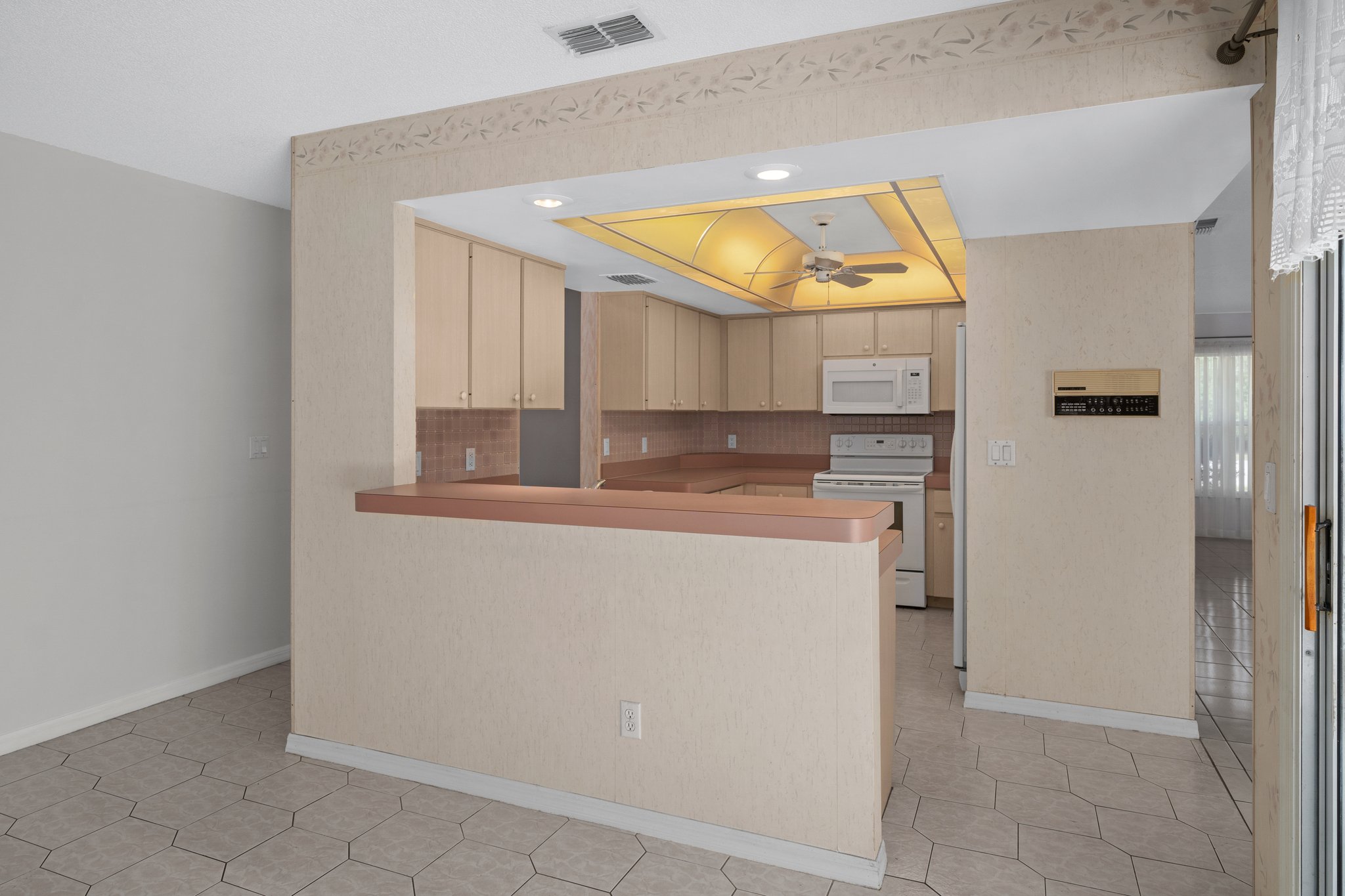 2037 Finland Dr, Spring Hill, FL 34609, USA Photo 8