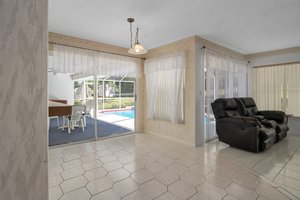 2037 Finland Dr, Spring Hill, FL 34609, USA Photo 11
