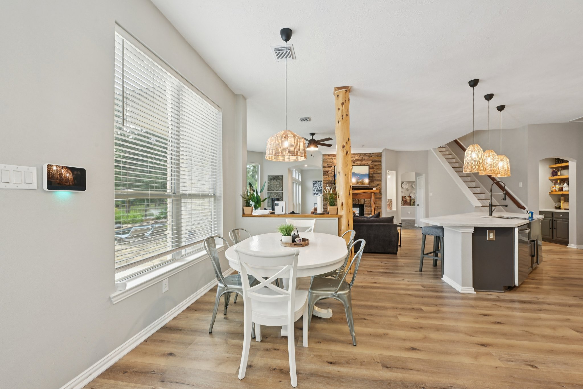 Lakeside Dr-L0206-018.jpg