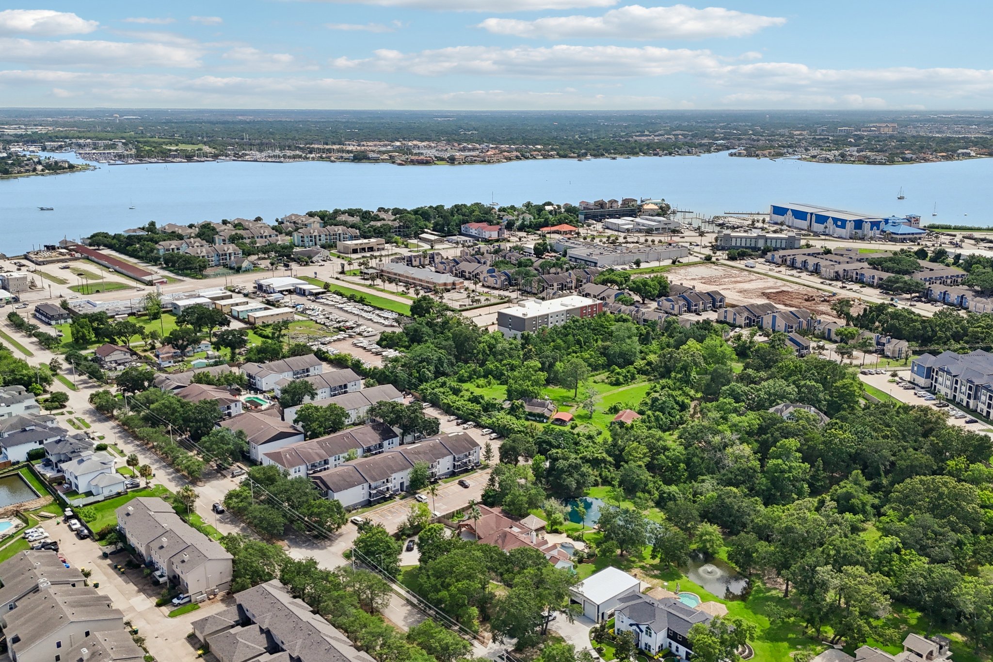 Lakeside Dr-L0206-061.jpg