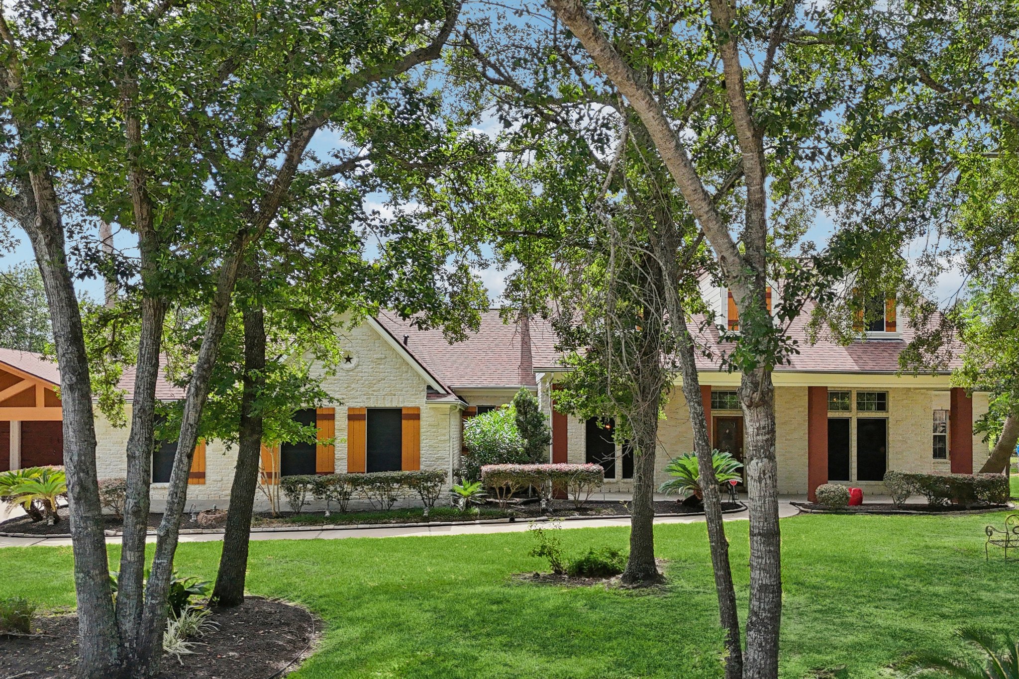 Lakeside Dr-L0206-068.jpg