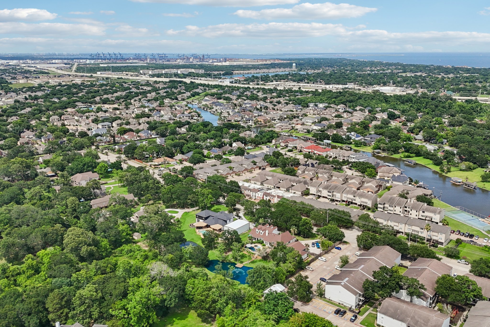 Lakeside Dr-L0206-072.jpg