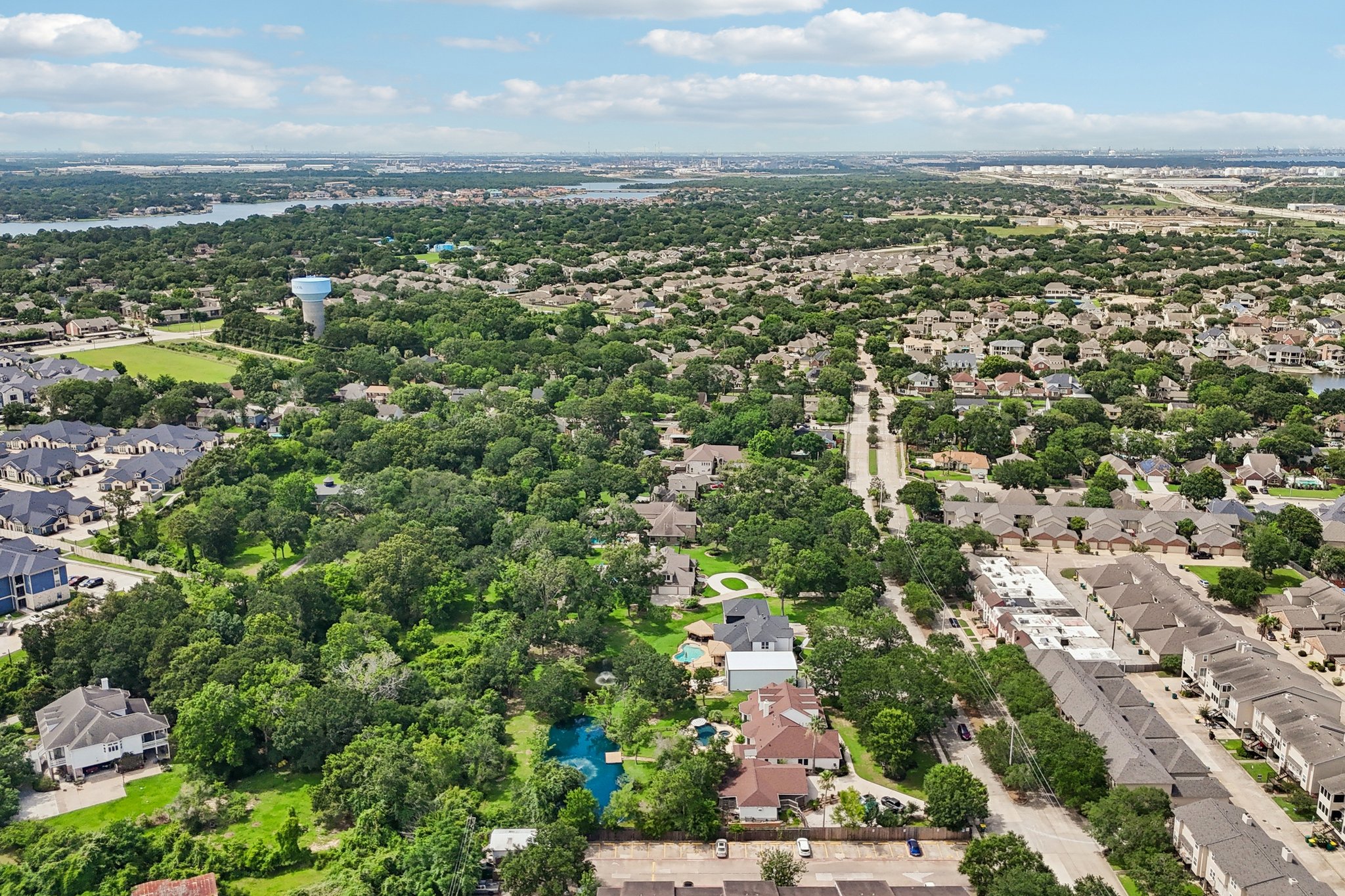 Lakeside Dr-L0206-073.jpg