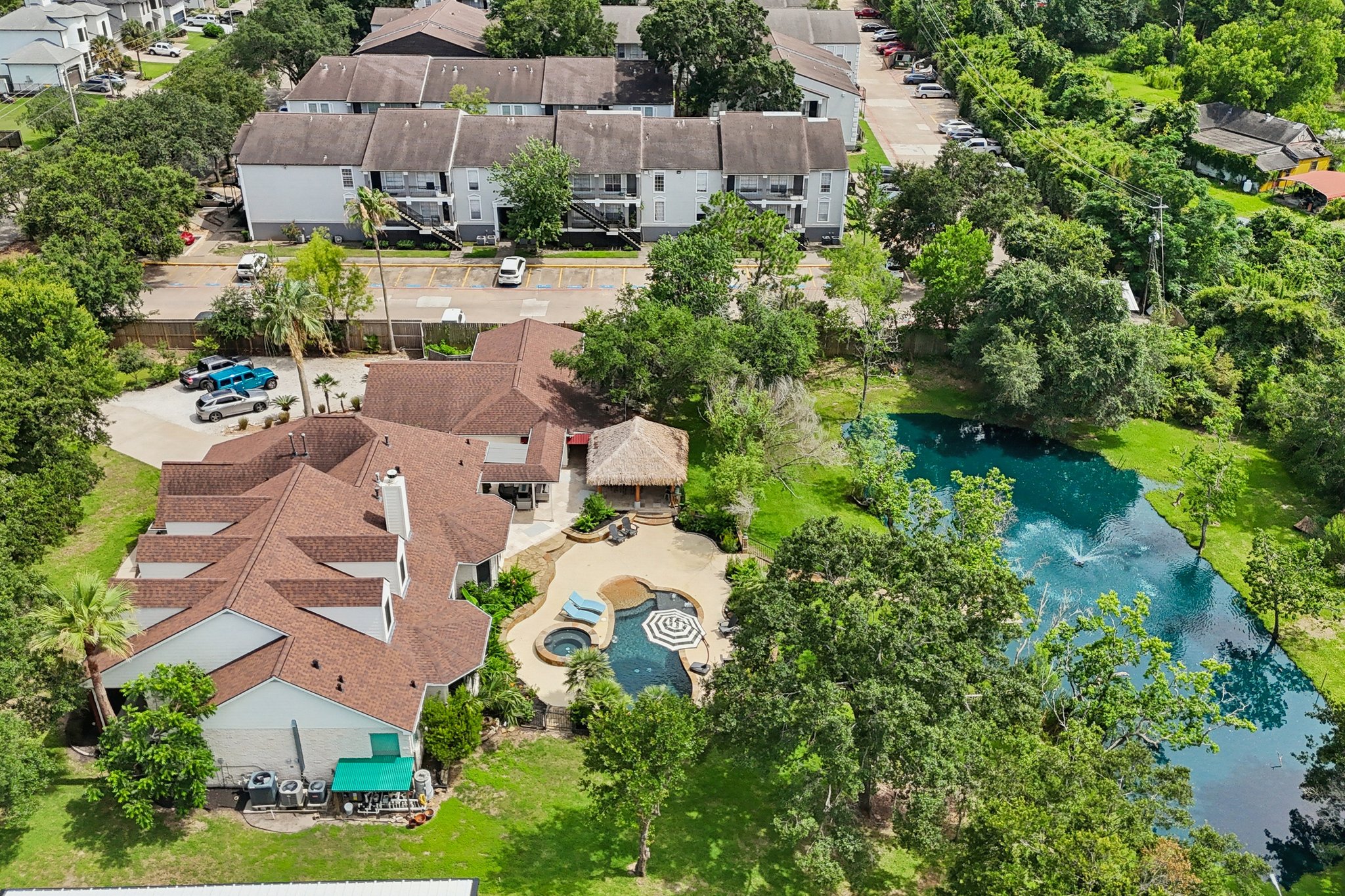Lakeside Dr-L0206-079.jpg