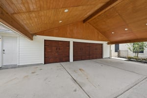 Lakeside Dr-L0206-006.jpg