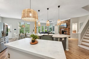 Lakeside Dr-L0206-021.jpg