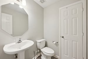 Lakeside Dr-L0206-028.jpg