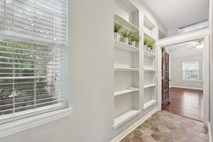 Lakeside Dr-L0206-033.jpg
