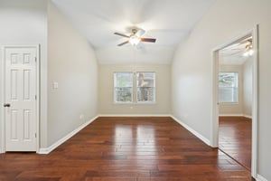 Lakeside Dr-L0206-037.jpg