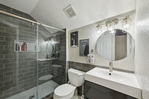 Lakeside Dr-L0206-039.jpg