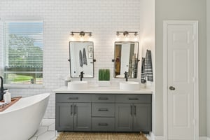Lakeside Dr-L0206-043.jpg