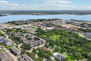 Lakeside Dr-L0206-061.jpg