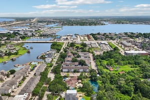Lakeside Dr-L0206-062.jpg