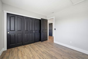 023_F8_2037 Newton Dr