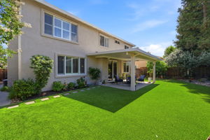 038_F8_2037 Newton Dr