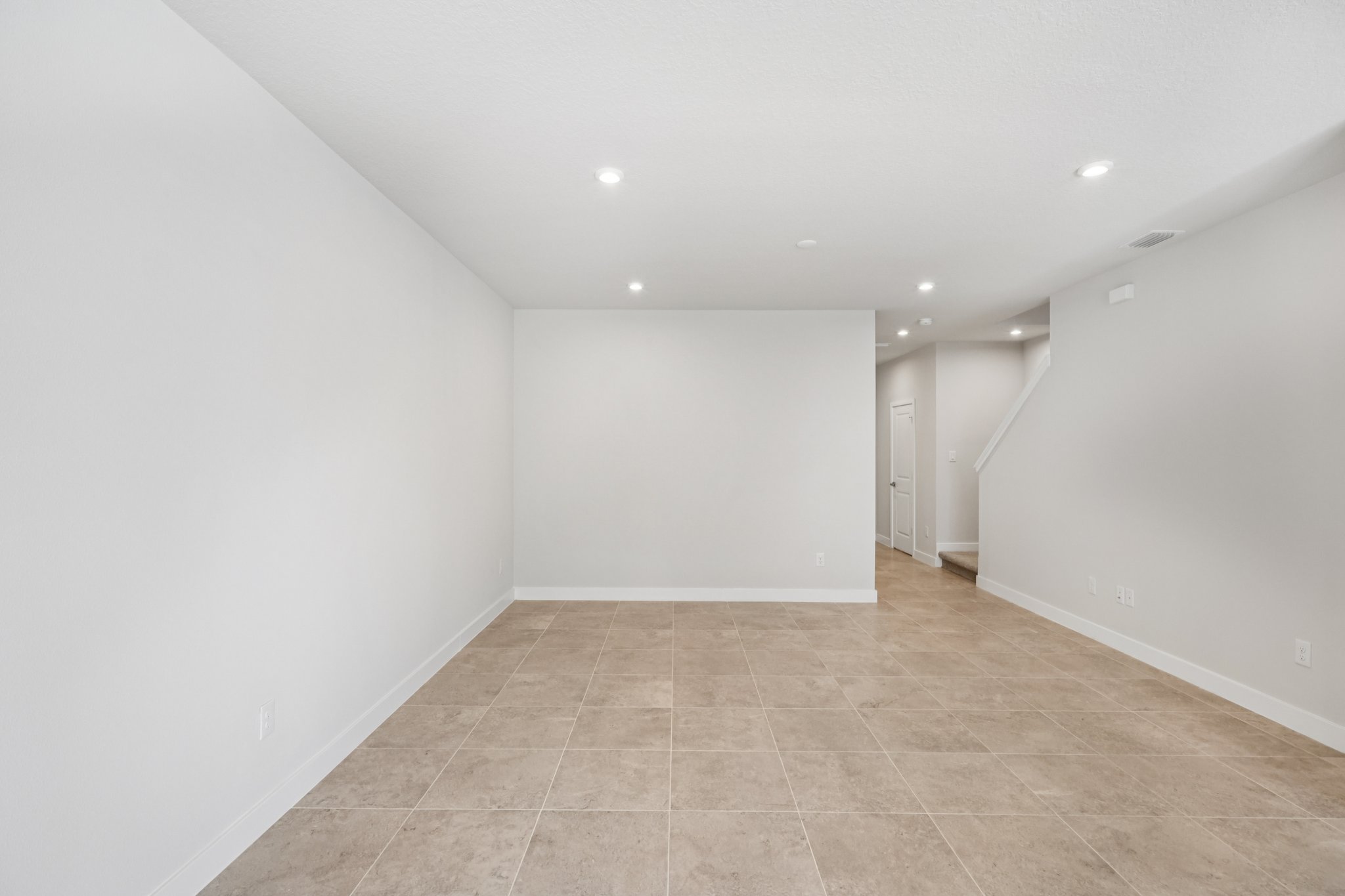 Lou Angela Ln-S0410-010.jpg