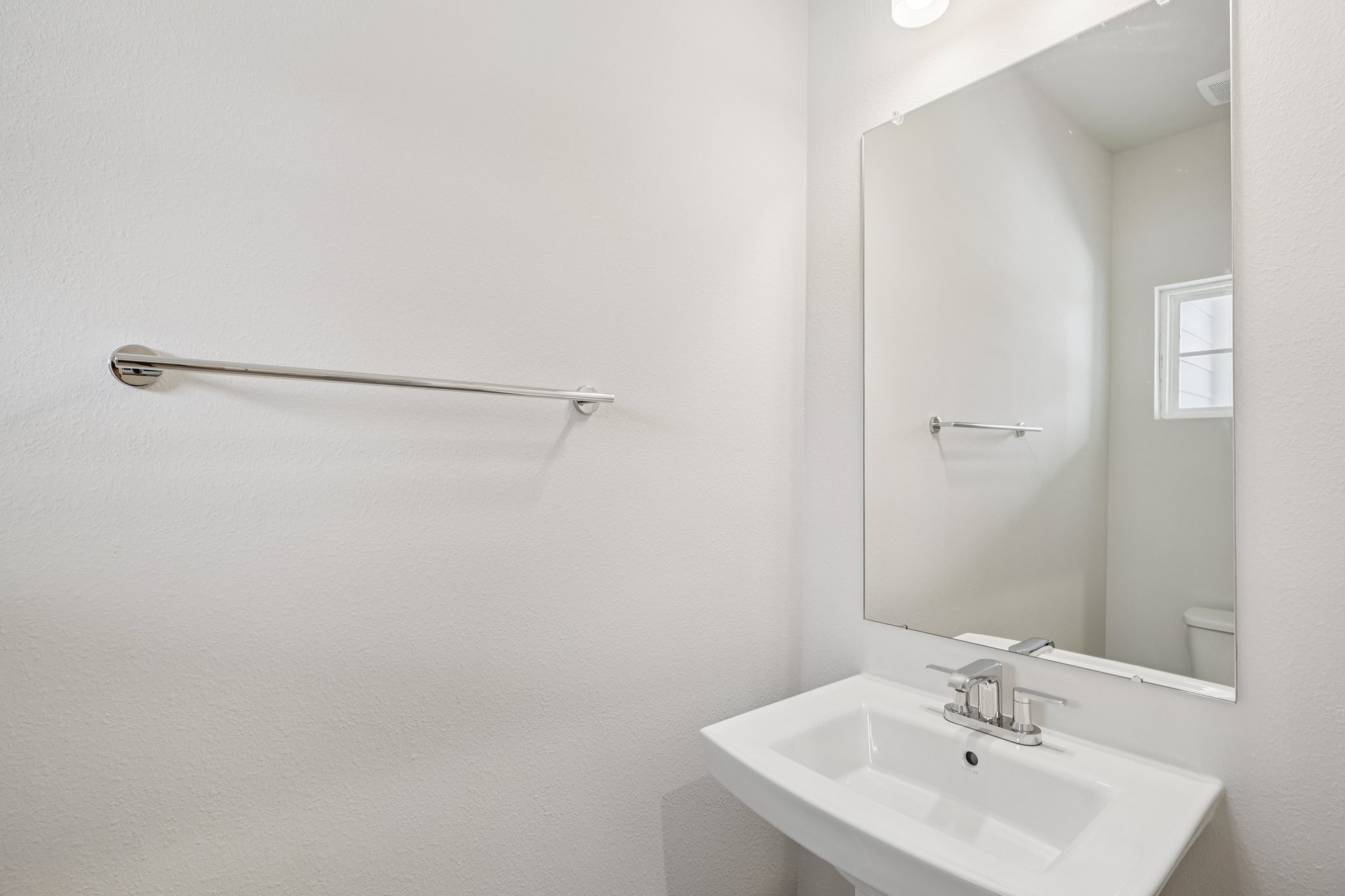 Lou Angela Ln-S0410-017.jpg