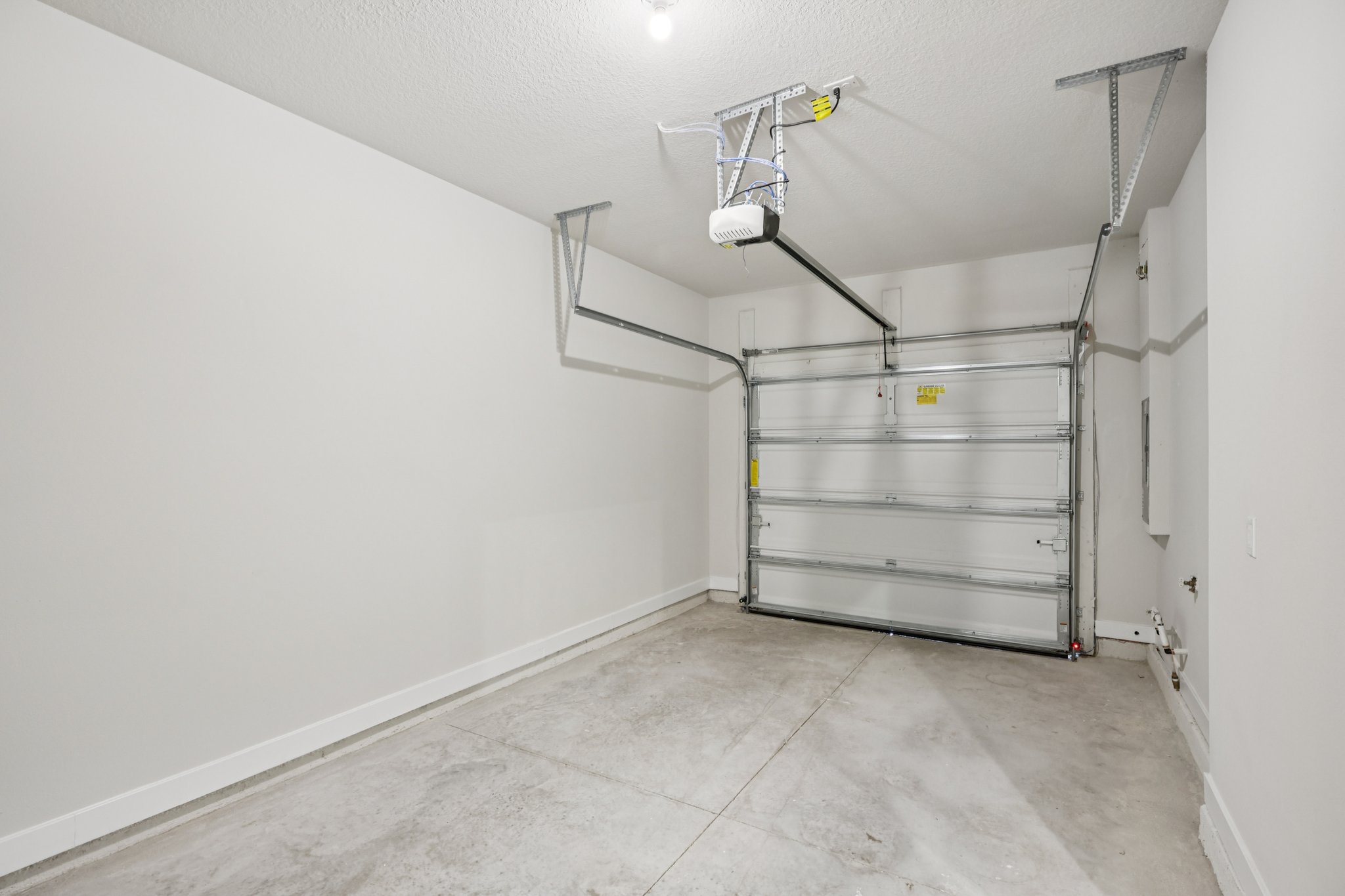 Lou Angela Ln-S0410-034.jpg