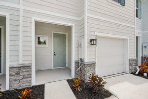 Lou Angela Ln-S0410-004.jpg